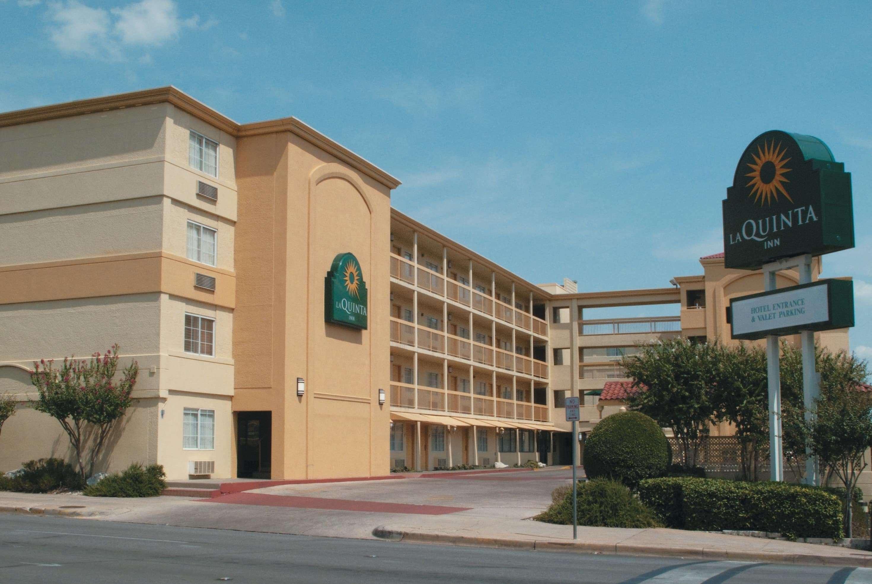 La Quinta Inn By Wyndham Austin Capitol / Downtown Exterior photo